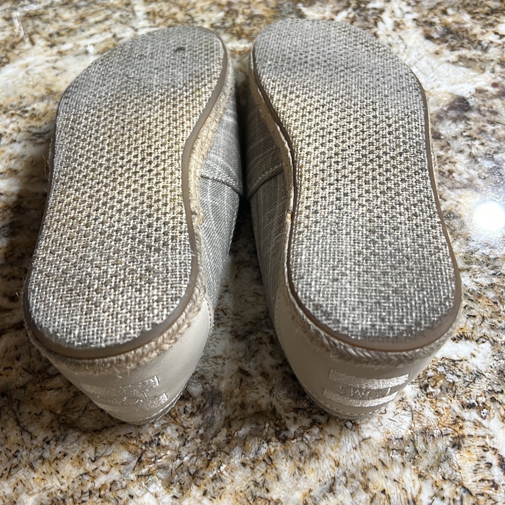 Toms - Picture 4 of 6